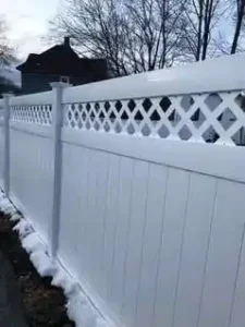 vinyl-fence-installation-in-the-winter